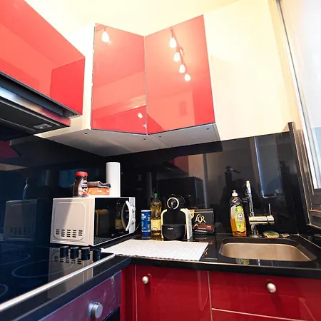 De Luxe Les Champs élysées 2 * Paris