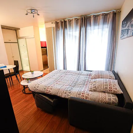 De Luxe Les Champs Elysees 2 *