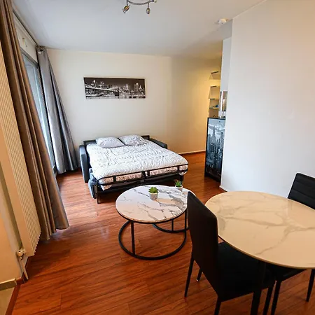 Апартаменты De Luxe Les Champs Elysees 2
